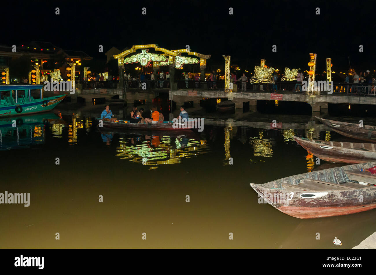 Riverside nel quartiere vecchio di notte, Hoi An, Vietnam Foto Stock