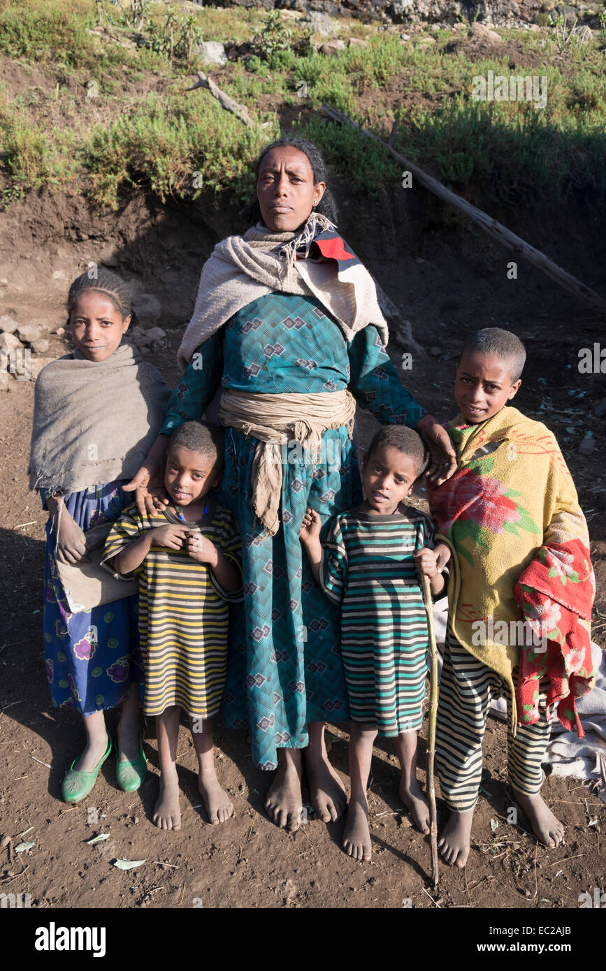 Famiglia di agricoltori. Abuna Yosef. Lalibela area. Nord dell'Etiopia. Foto Stock