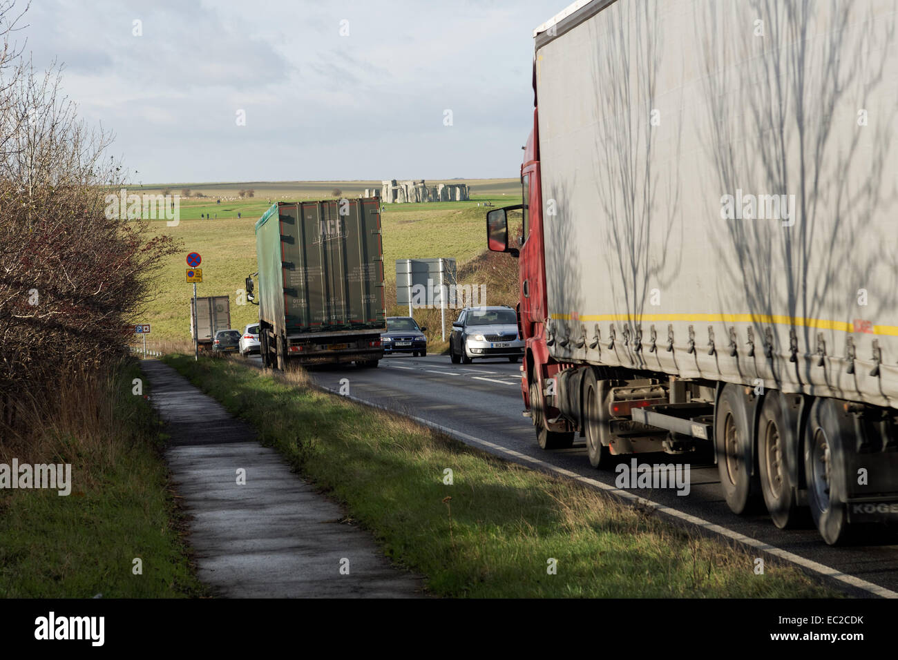 A303 stonehenge il traffico per le vacanze Foto Stock