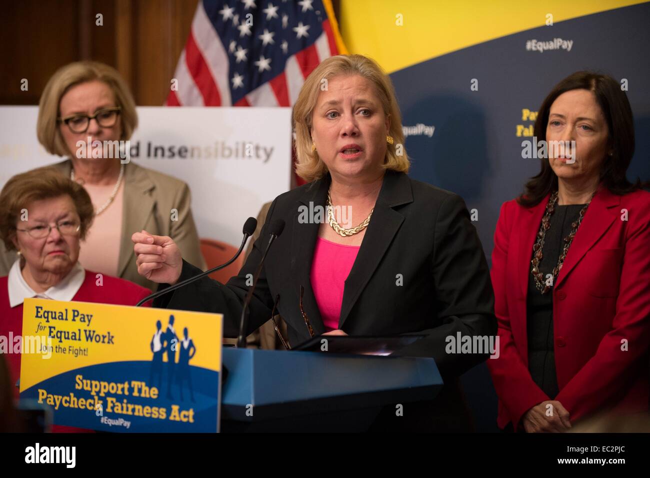 Noi Senatore democratico Maria Landrieu durante una conferenza stampa sulla busta paga equità atto 1 aprile 2014 a Washington, DC. Landrieu perso un ballottaggio per la sua sede del Senato in Louisiana il 6 dicembre 2014, l'ultimo partito democratico sede svoltasi nel sud che è ora il repubblicano solido. Foto Stock