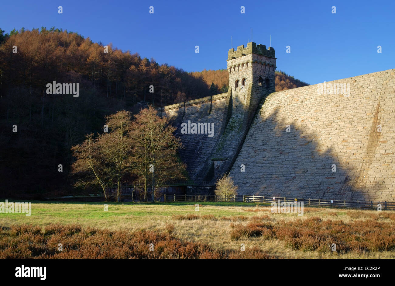 UK,Derbyshire,Peak District,Derwent Dam Foto Stock