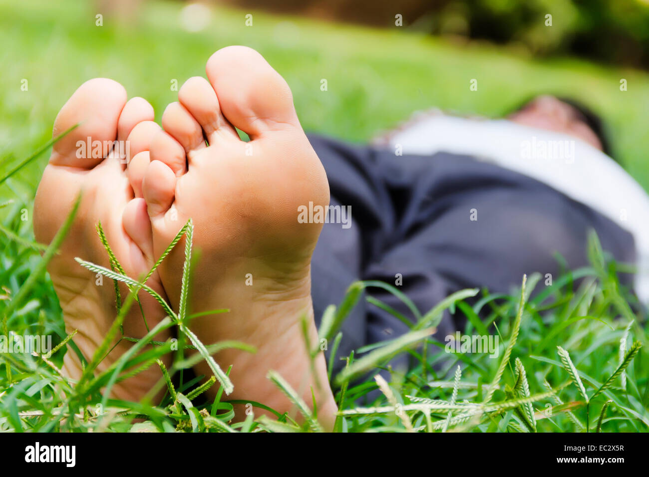 Indian business man park Relax Foto Stock