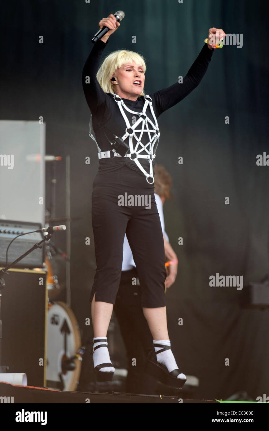 Blondie eseguendo sull'altro stadio a Glastonbury 2014 Foto Stock