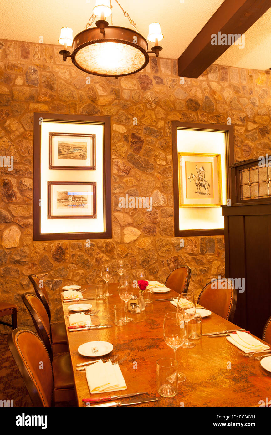 Tema occidentale ristorante interno, Far Western taverna, Orcutt, California, Stati Uniti d'America Foto Stock