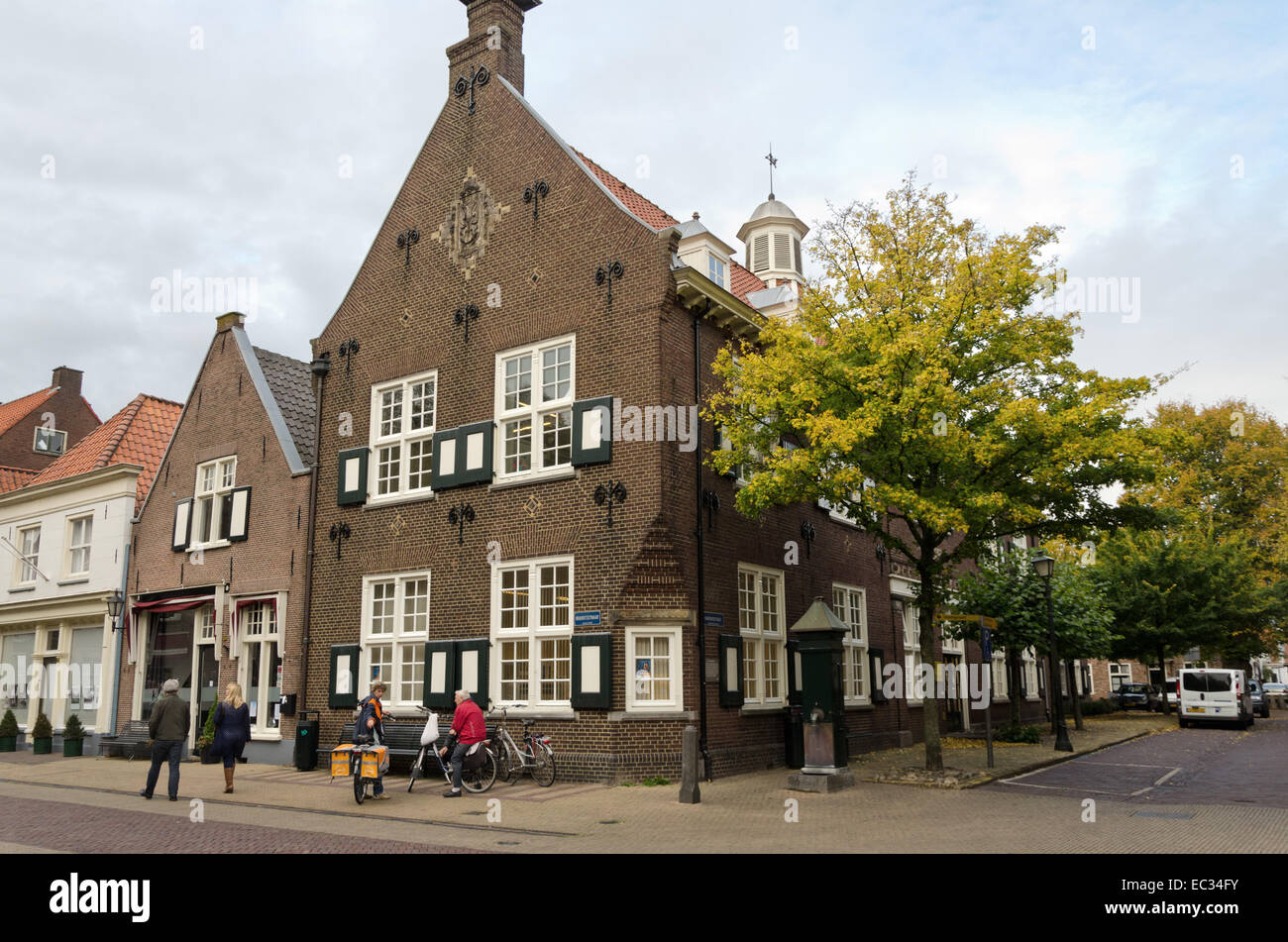 NAARDEN, Paesi Bassi - 30 aprile: Tipica architettura olandese il 30 aprile 2013 a Naarden, Paesi Bassi Foto Stock