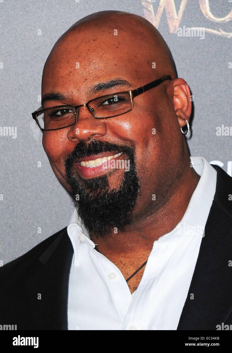 New York, NY, STATI UNITI D'AMERICA. L'8 dicembre, 2014. James Monroe Iglehart all'arrivo nei boschi Prima Mondiale - Parte 2, Ziegfeld Theatre di New York, NY Dicembre 8, 2014. Credito: Everett Collection Inc/Alamy Live News Foto Stock