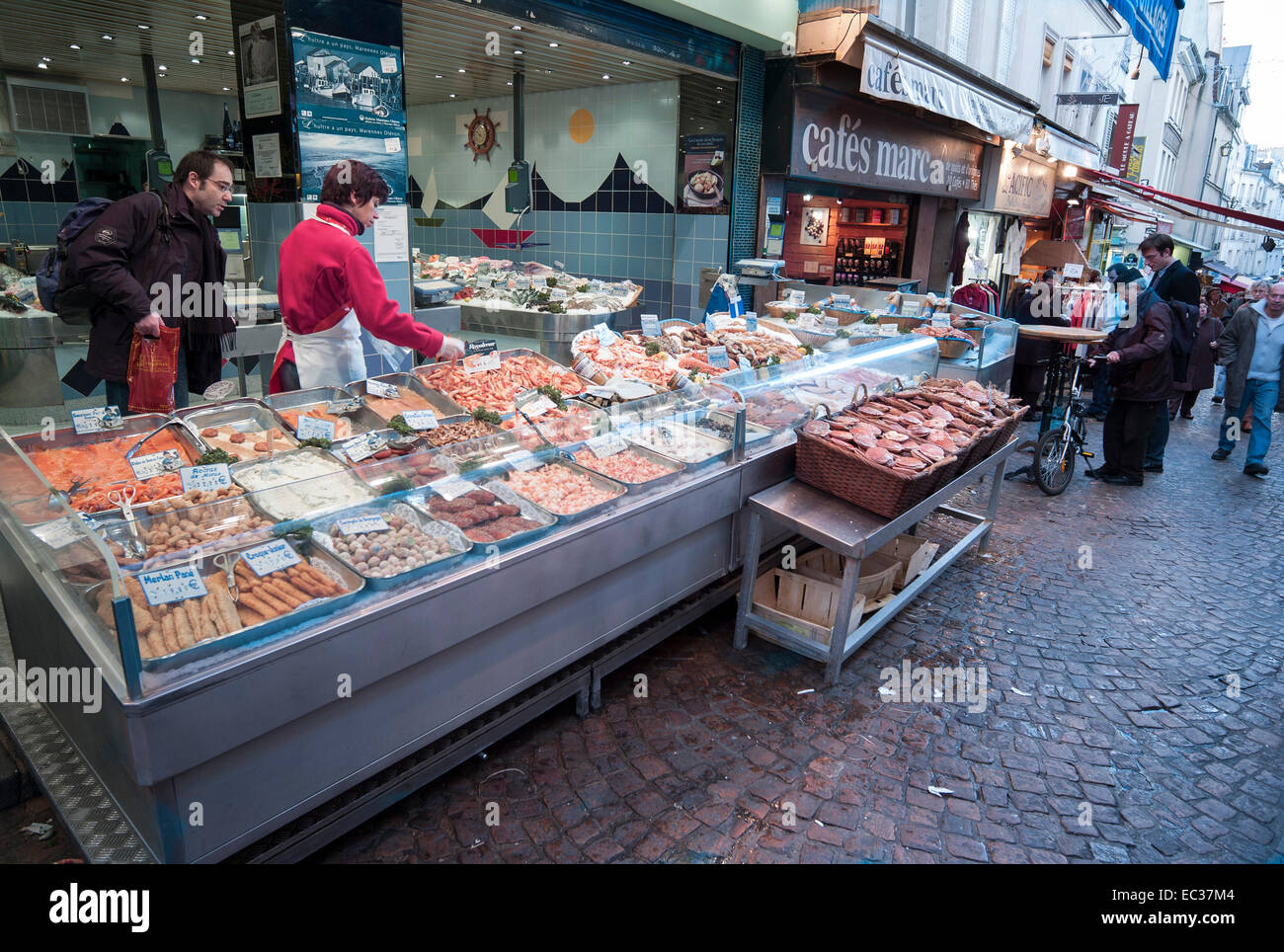 Francia, Parigi, pesce shop on rue Mouffetard Foto Stock