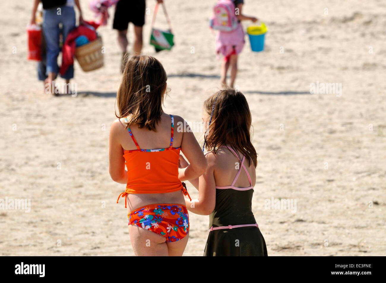 I bambini in spiaggia, mare del Nord, Germania Foto Stock