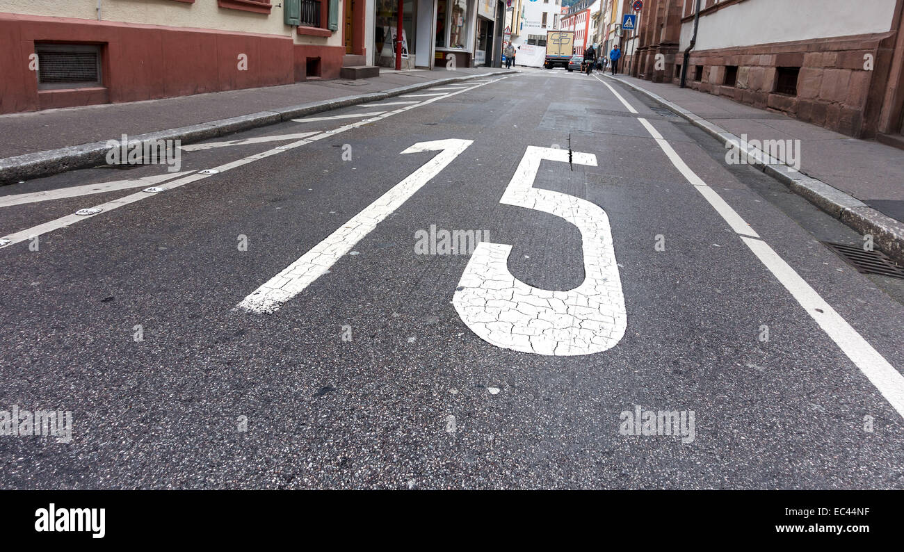 guidare lentamente Foto Stock