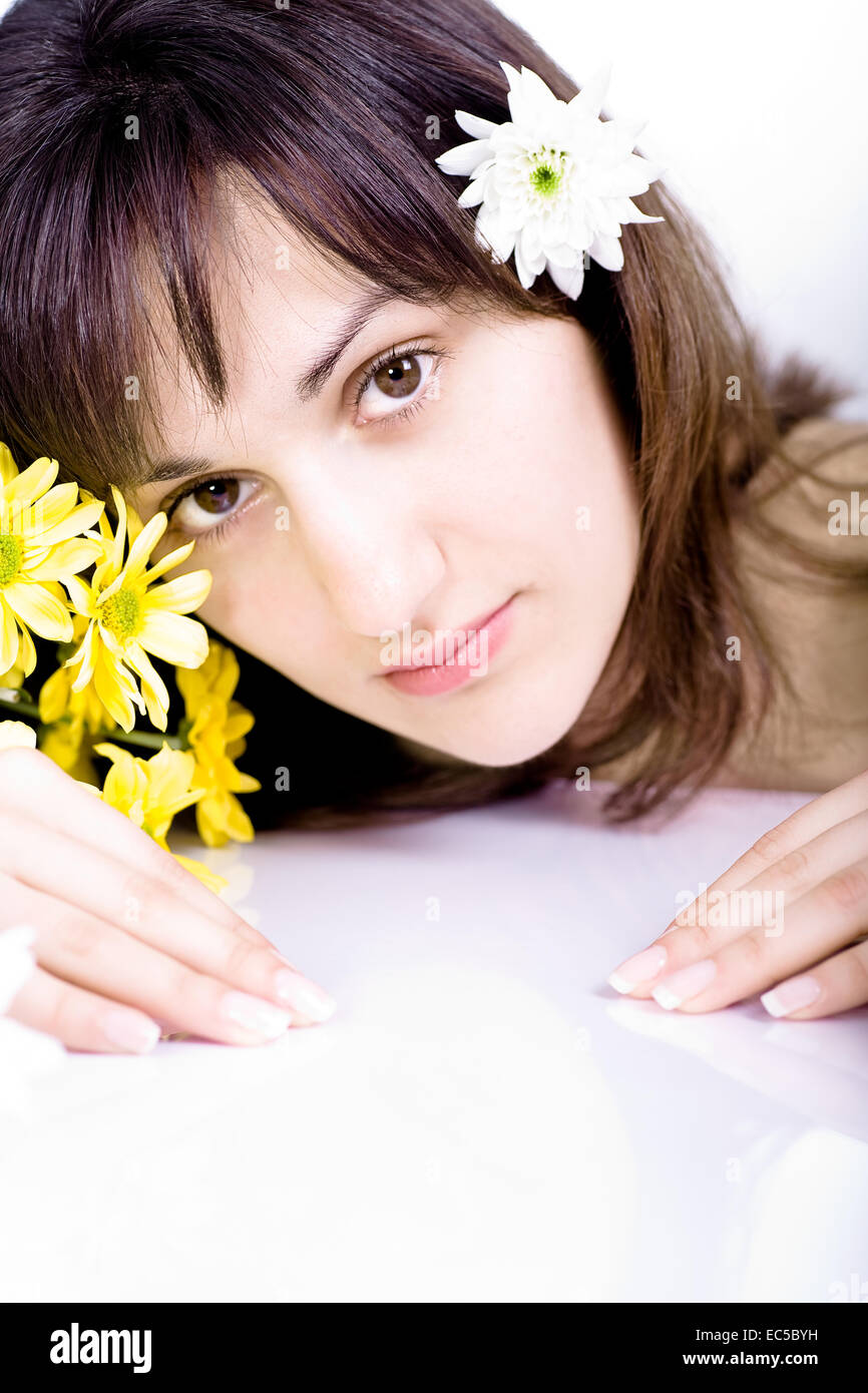 Bellezza ritratto di una giovane donna Foto Stock