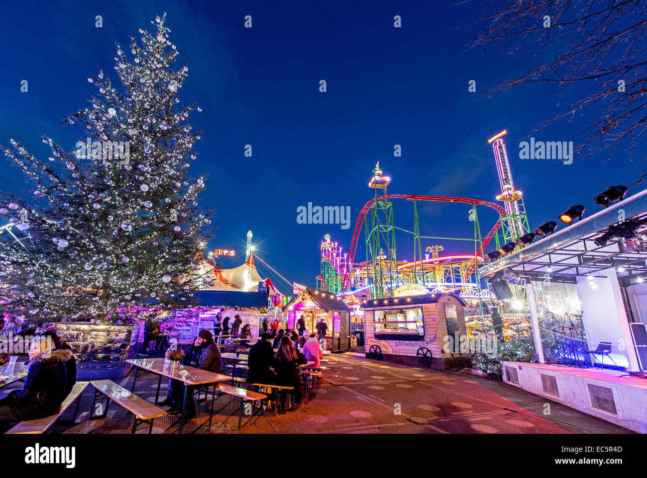 Winter Wonderland di Hyde Park di notte London REGNO UNITO Foto Stock