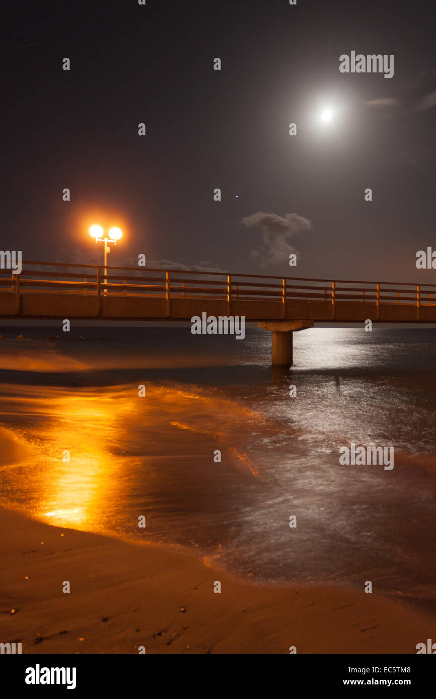 Grömitzer pier alla luna piena Foto Stock