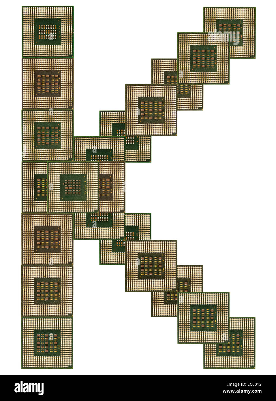 La lettera K fatta di vecchio e sporco e microprocessori Foto Stock