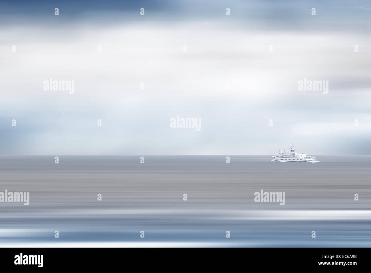 Una barca di traghetto sul mare Foto Stock