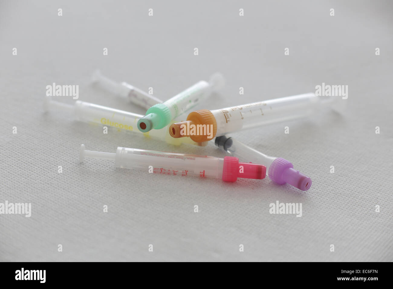 Medico salute malattia diminuire sangue sangue siringa Foto Stock