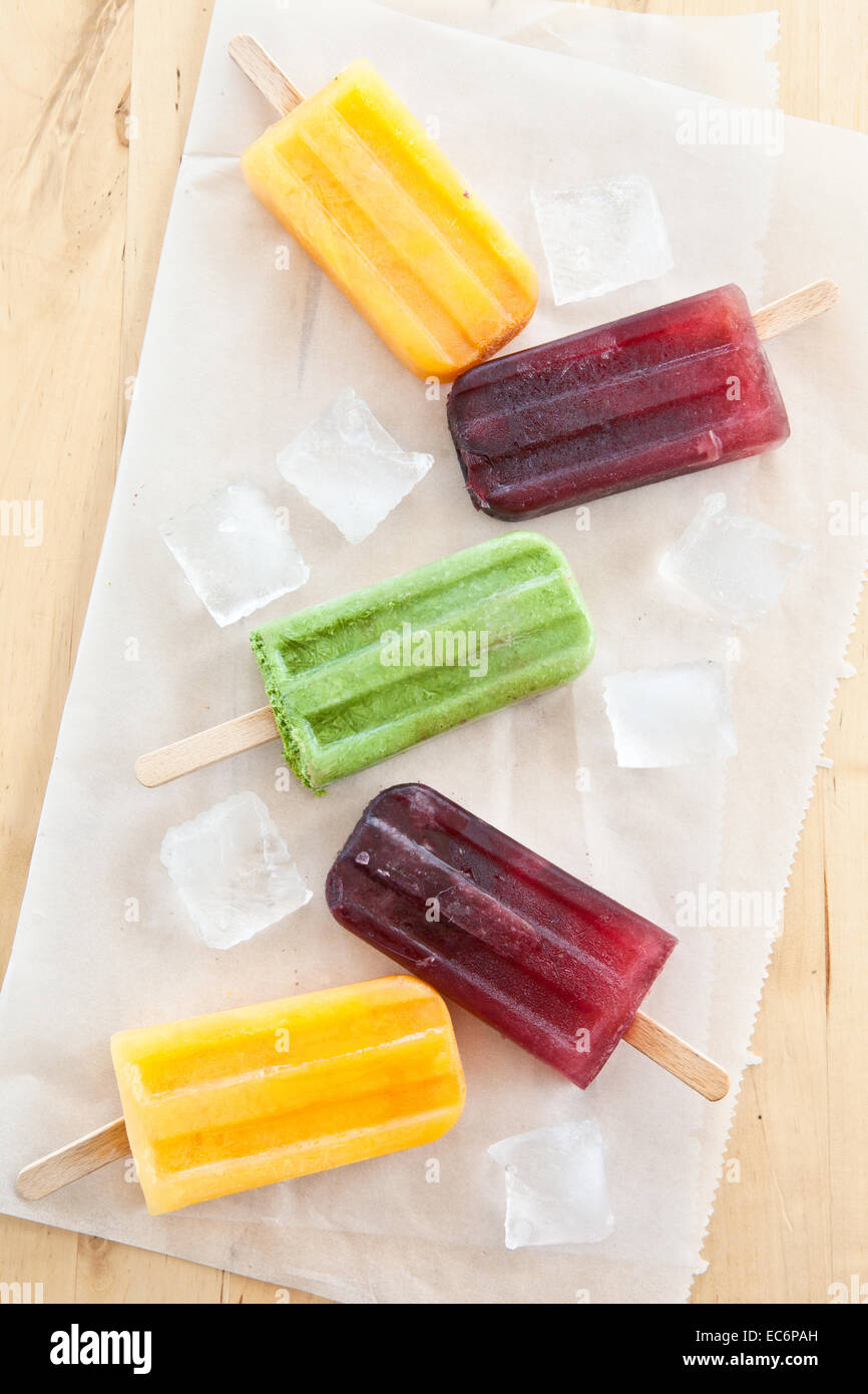 Popsicles colorati Foto Stock