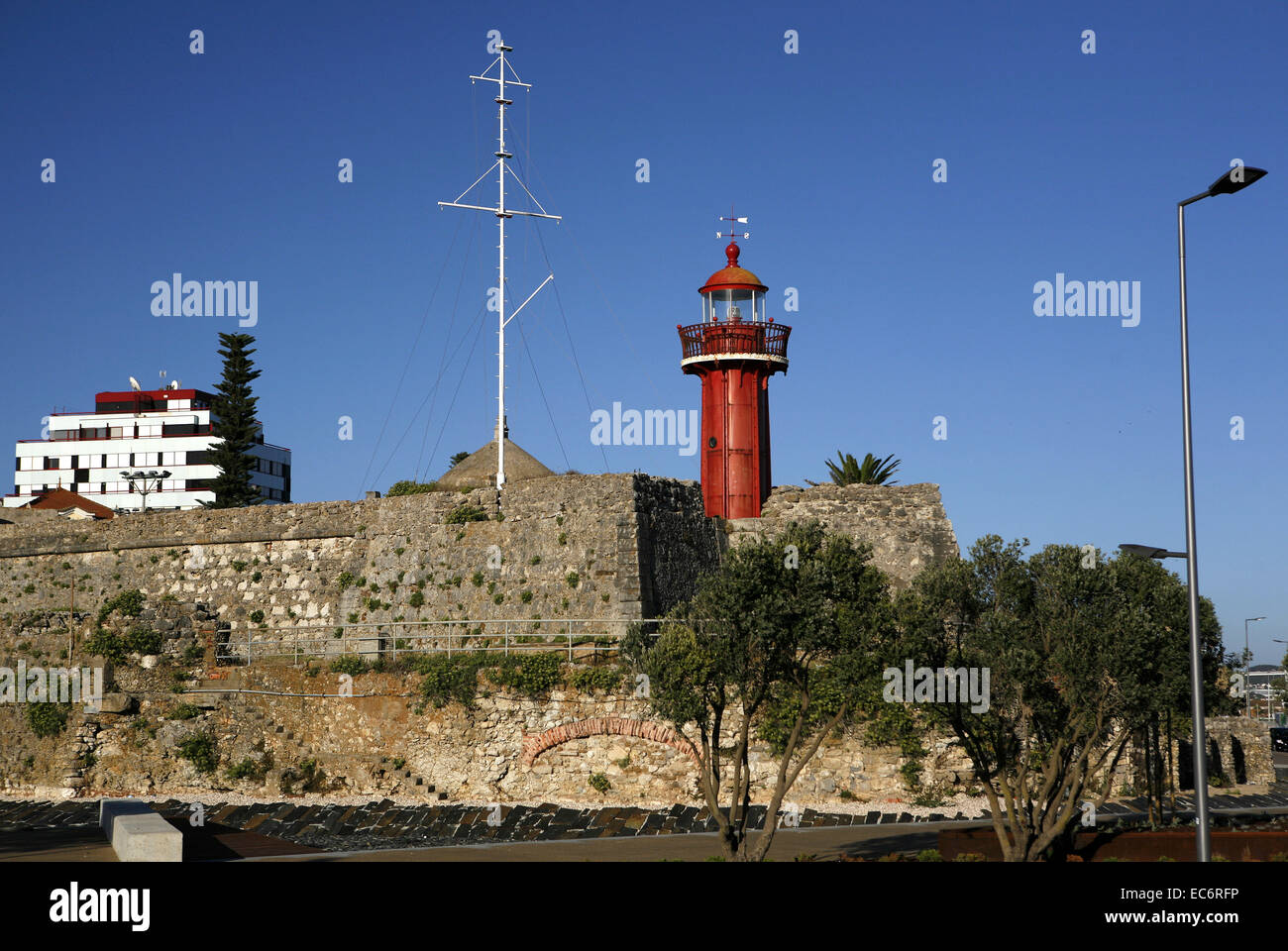 Vecchio faro e mura antiche della città di Figueira da Foz coimbra destrikt portogallo Europa Foto Stock