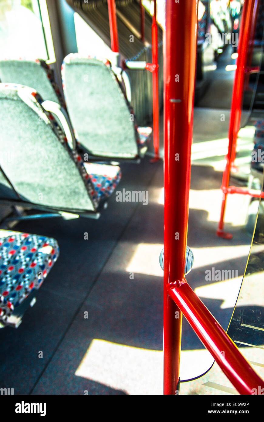 Il corrimano, bus, sedili, pubblico 1 Foto stock - Alamy