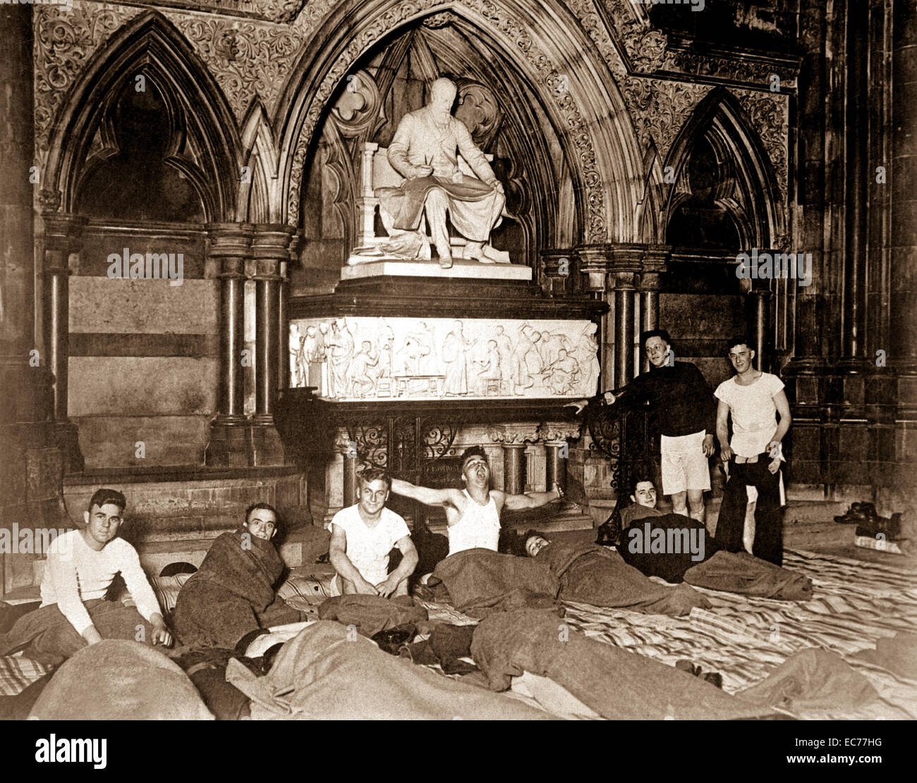 Truppe americane dormire in London tribunali. Ca. 1917-18. Foto Stock