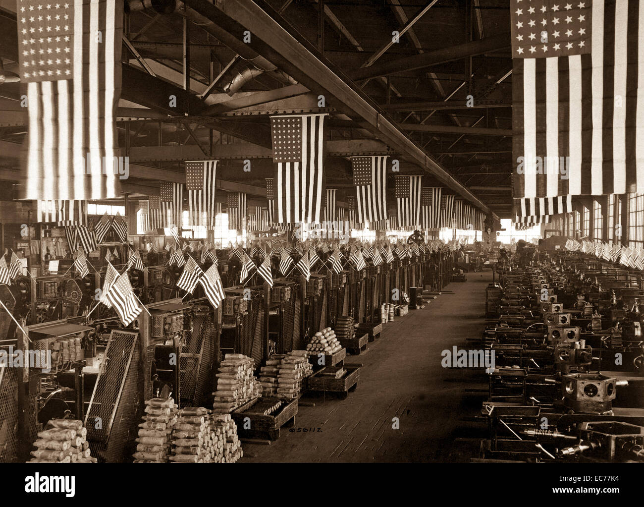 Vista interna del proiettile shop numero uno, i suoi lavoratori sono la lavorazione di 3 pollici di gusci di artiglieria. Bethlehem Steel Company, Betlemme, Pennsylvania. Foto Stock