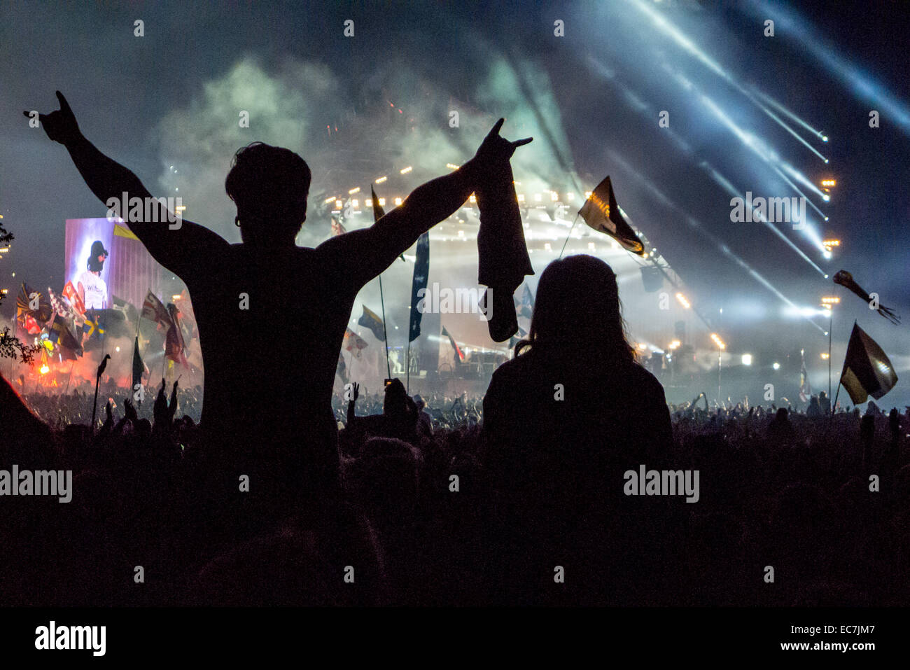 Kasabian eseguendo sulla fase della piramide presso il festival di Glastonbury nel Somerset, Inghilterra. Foto Stock