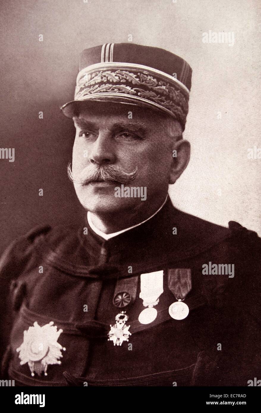 Il maresciallo Joseph Joffre, 1852 - 3 gennaio 1931 un generale francese durante la Prima Guerra Mondiale. Nota per raggruppare la ritirata eserciti alleati per sconfiggere i tedeschi al strategicamente determinante la prima battaglia della marna nel 1914 Foto Stock