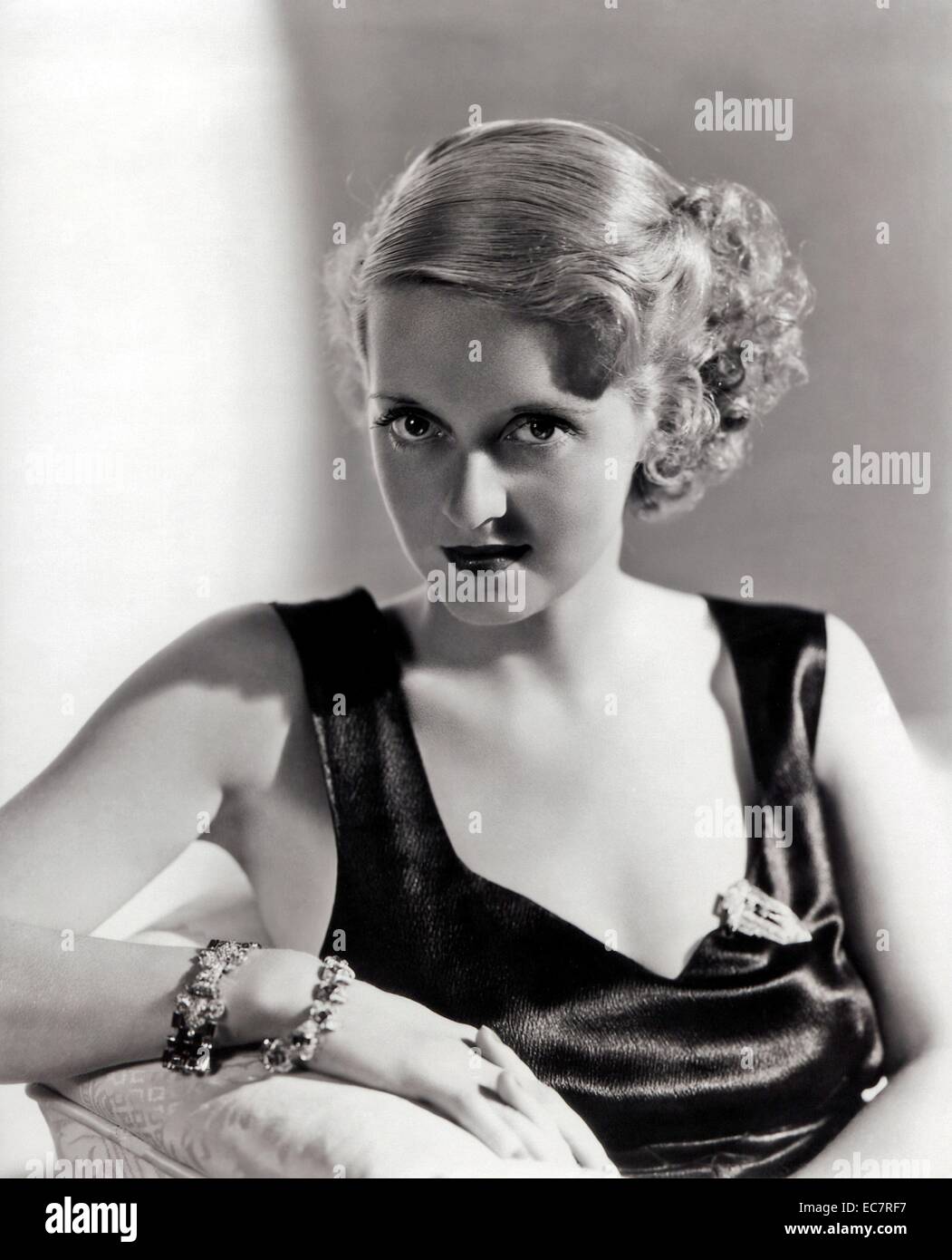 Bette Davis (1908-1989) - noto anche come la First Lady del cinema americano - è stato un film americano, televisione e attrice di teatro. Notevole perché la sua volontà di svolgere sardonica e unsympathetic caratteri ha inaugurato la parità di retribuzione per le donne nel film Foto Stock