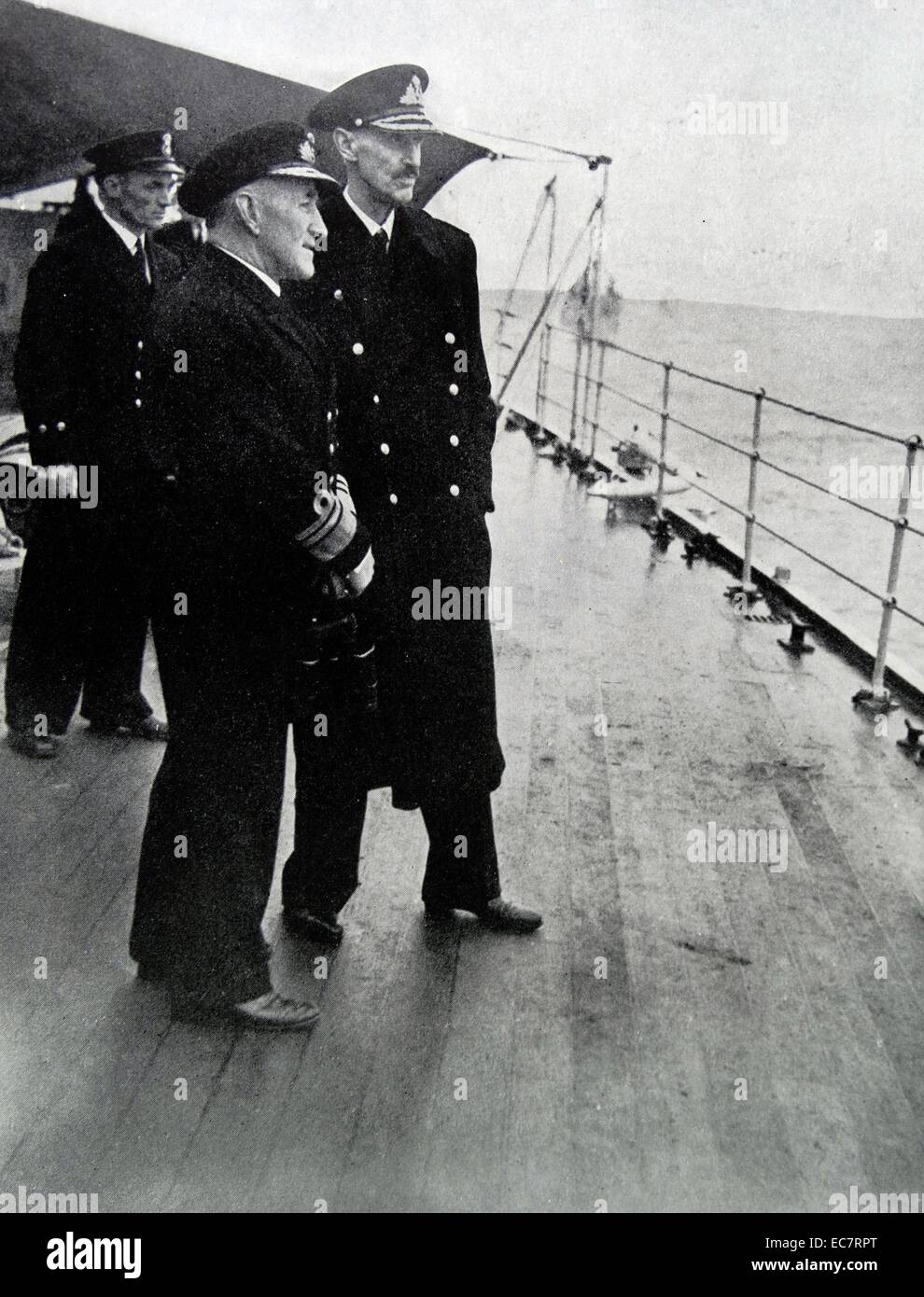 Re Haakon VII e la famiglia reale di Norvegia ritorno sull'HMS Norfolk dopo la liberazione di Norvegia dopo la Seconda Guerra Mondiale Foto Stock