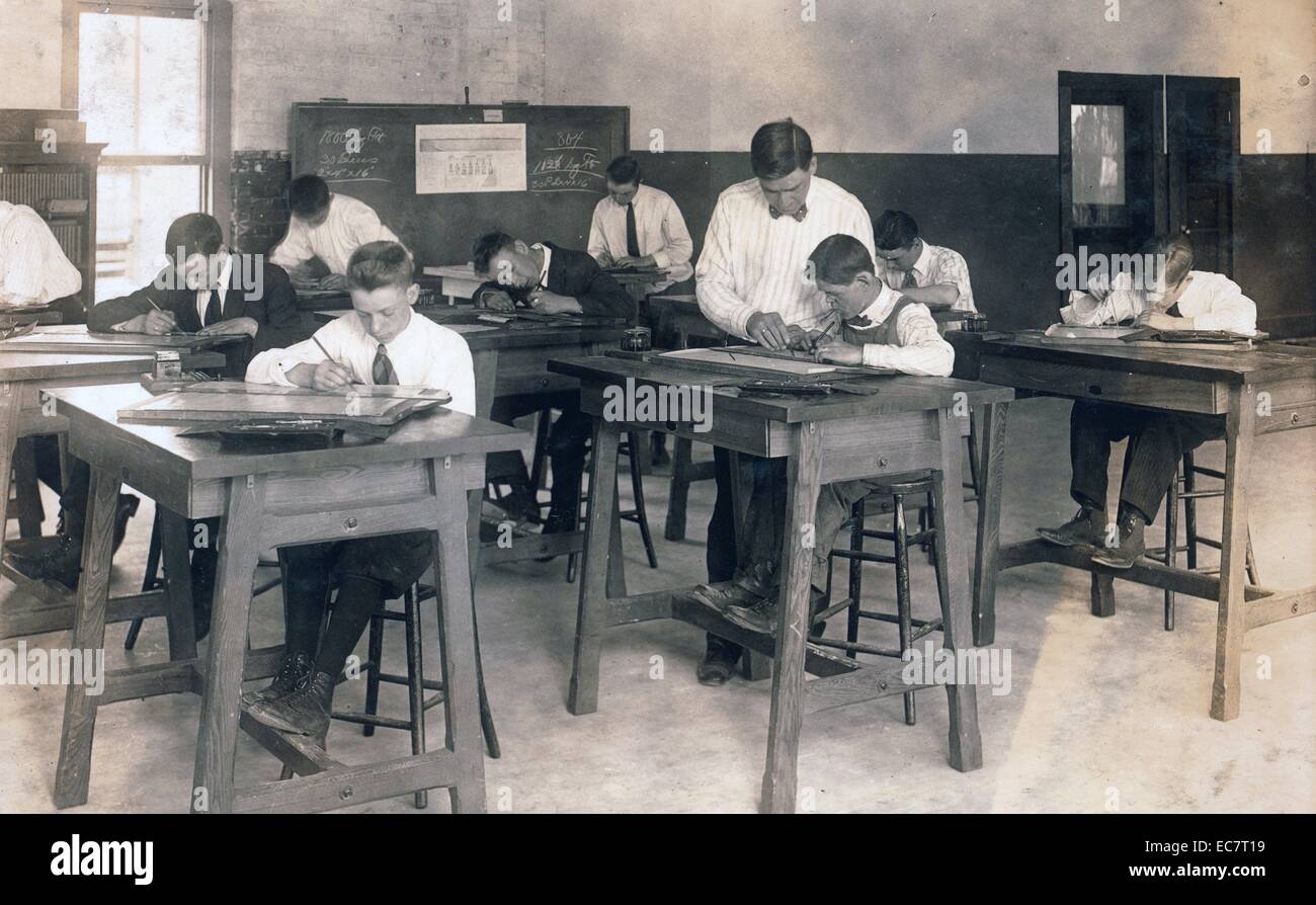 Proseguimento della scuola; quarti temporanea. Classe di disegno a scuola Dimond; Fall River; Massachusetts Foto Stock