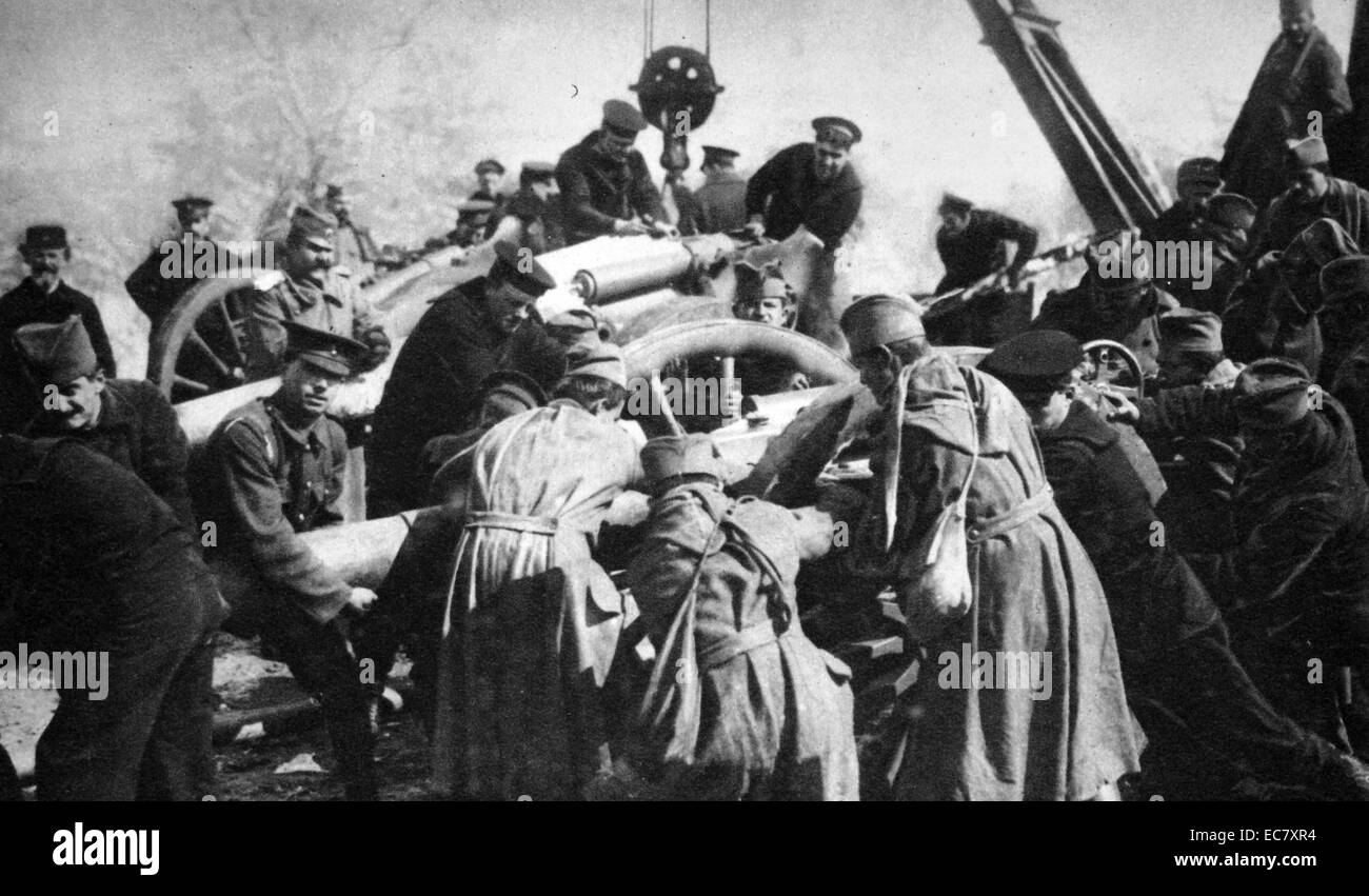 Il serbo artiglieria durante la prima guerra mondiale Foto Stock