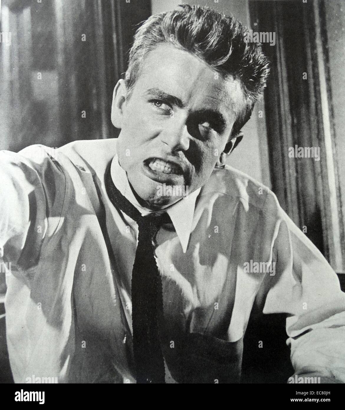 Il volto della ribellione, James Dean nel 'Ribelle senza una causa' 1955. Foto Stock