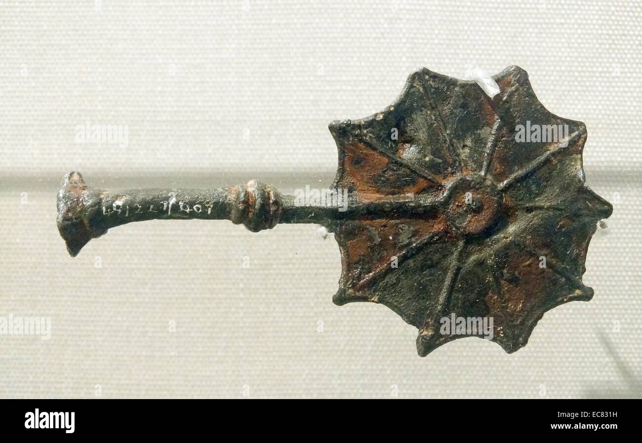 Ampolla, religiosi badge indossato dalla lingua inglese, medievale pellegrini cristiani nel XIII secolo Foto Stock