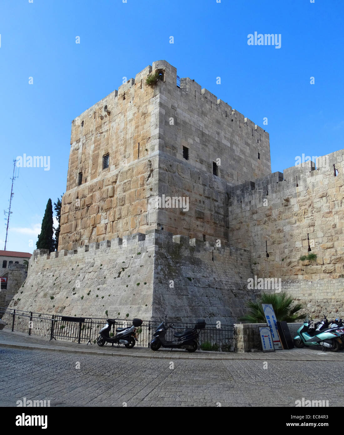 Porta di Jaffa; un portale in pietra nelle storiche mura della Città Vecchia di Gerusalemme. È una delle otto porte di Gerusalemme la città vecchia di pareti. Foto Stock
