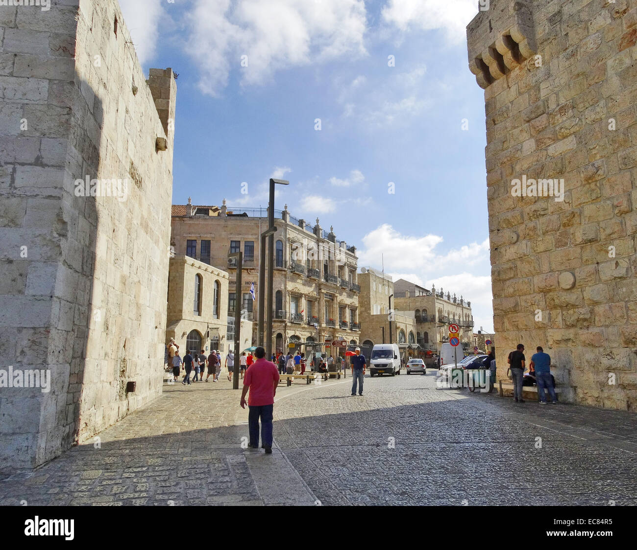 Porta di Jaffa; un portale in pietra nelle storiche mura della Città Vecchia di Gerusalemme. È una delle otto porte di Gerusalemme la città vecchia di pareti. Foto Stock