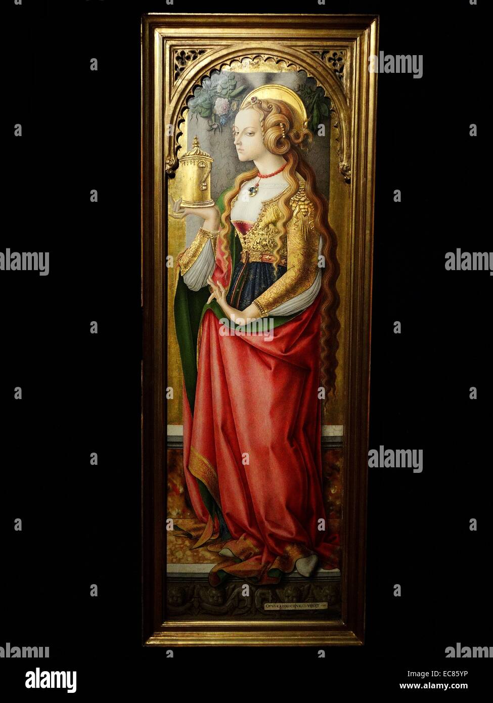 La pittura di Maria Maddalena, ha detto di aver viaggiato con Gesù come uno dei suoi seguaci. Dipinto da Carlo Crivelli (1430-1495). Datata xv secolo Foto Stock
