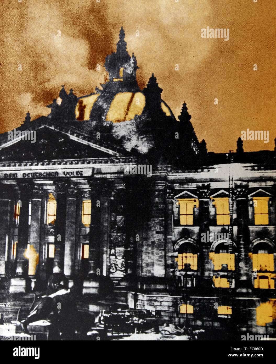 L'incendio del Reichstag fu un attacco incendiario contro l'Edificio del Reichstag a Berlino il 27 febbraio 1933 Foto Stock