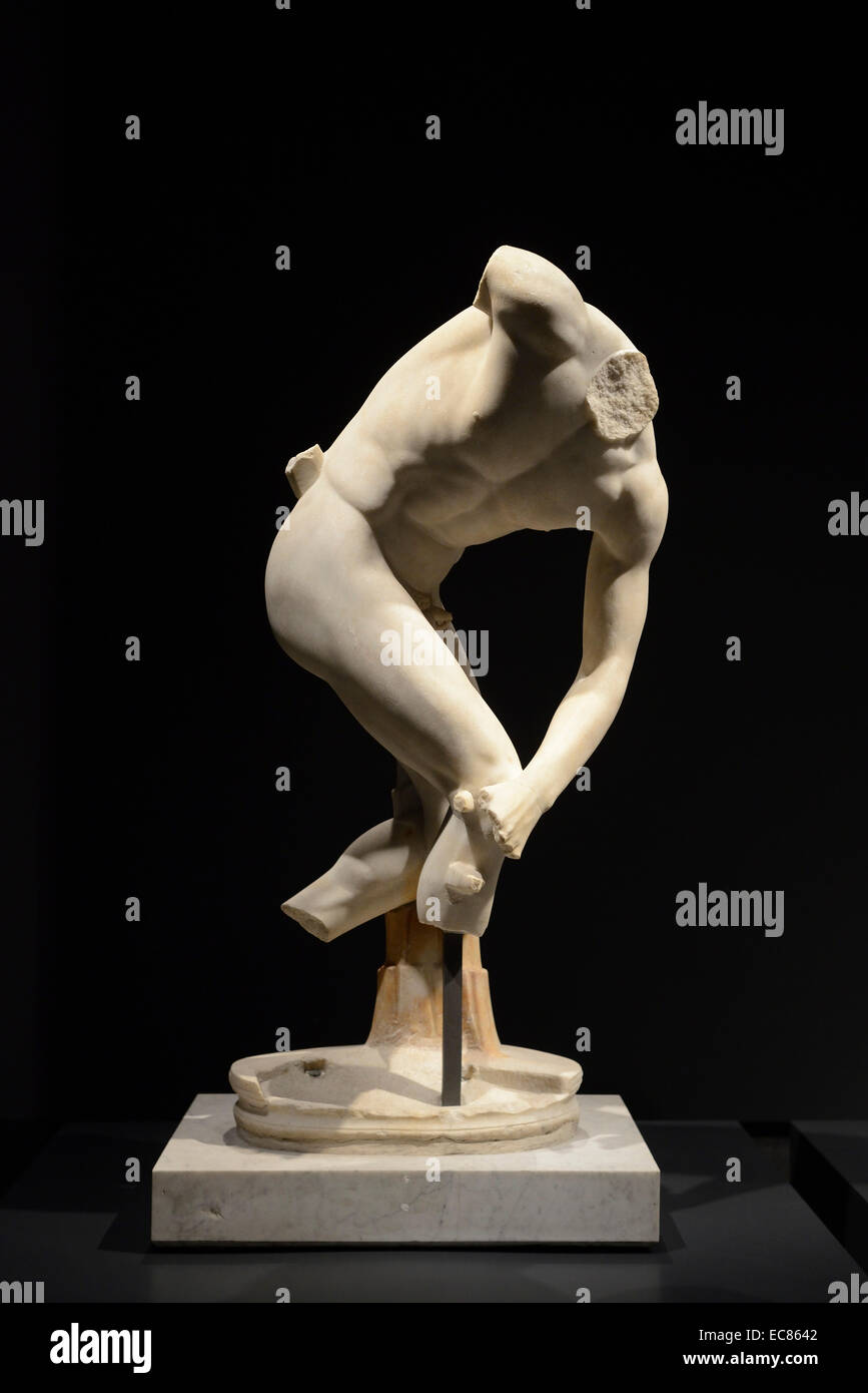Discus sculpture thrower immagini e fotografie stock ad alta risoluzione -  Alamy