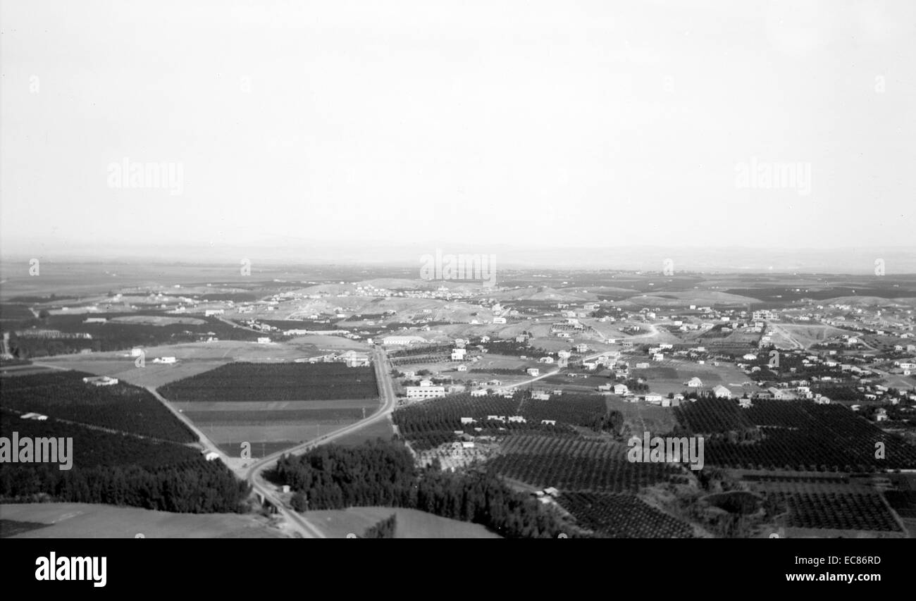 Fotografia di Bnei Brak città situata su Israele il Mediterraneo centrale pianura costiera, appena ad est di Tel Aviv, nel dan regione metropolitana e Tel Aviv distretto. Datata 1934 Foto Stock
