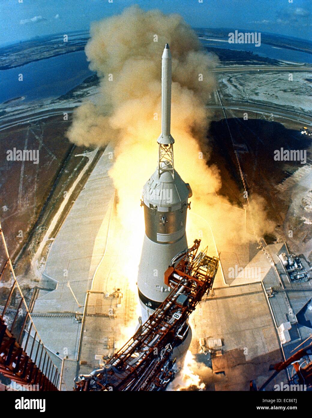 Fotografia dell'Apollo 11 volo spaziale lanciato da un Saturn V rocket dal Kennedy Space Center di Merritt Island, Florida. Datata 1969 Foto Stock