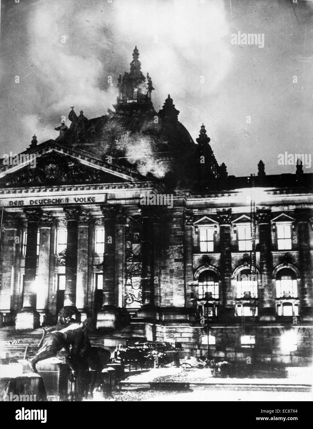 Fotografia del Reichstag sul fuoco, Berlino, Germania. Datata 1933 Foto Stock
