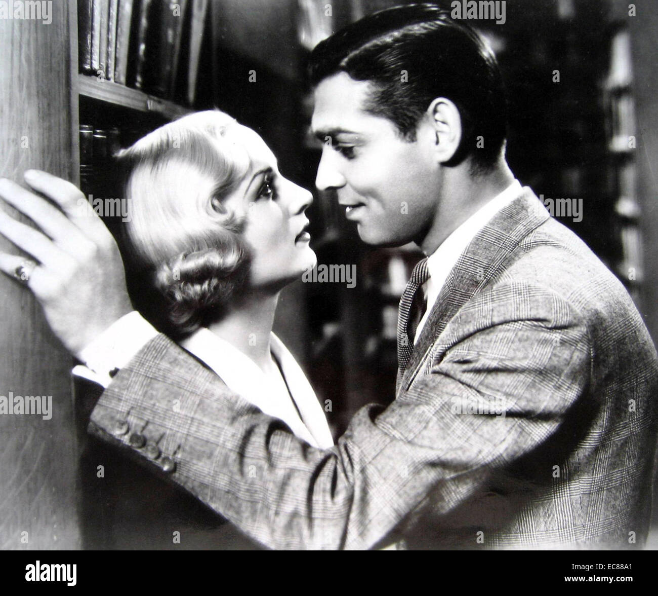 Ancora dal film "nessun uomo della sua propria' un dramma romantico interpretato da Clark Gable e Carole Lombard. Datata 1932 Foto Stock