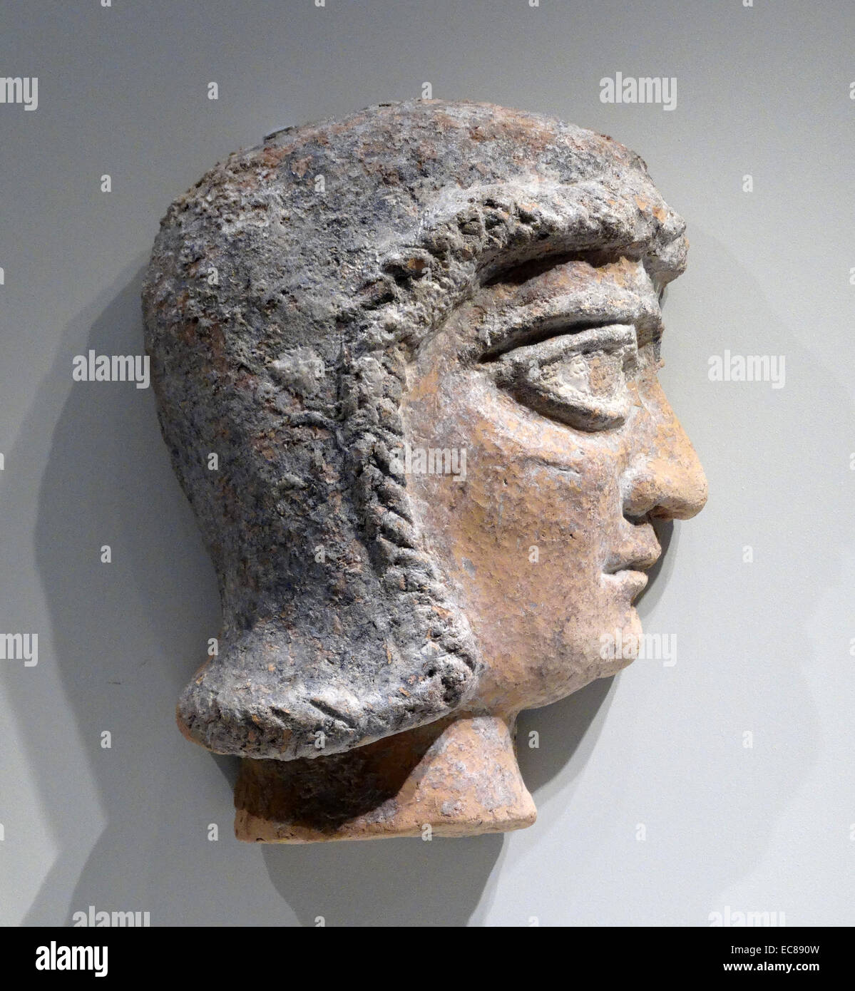Profilo di una donna babilonese della testa del Babylonia, Mesopotamia centrale (Iraq), a partire dal II millennio A.C. Foto Stock