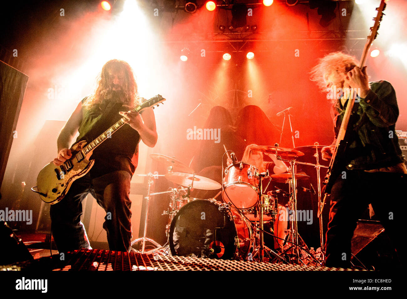 Toronto, Ontario, Canada. 9 Dic 2014. American heavy metal band 'corrosione di conformità " si effettua alla Opera House di Toronto. I membri della band: REED MULLIN, WOODY WEATHERMAN, Mike Dean © Igor Vidyashev/ZUMA filo/Alamy Live News Foto Stock