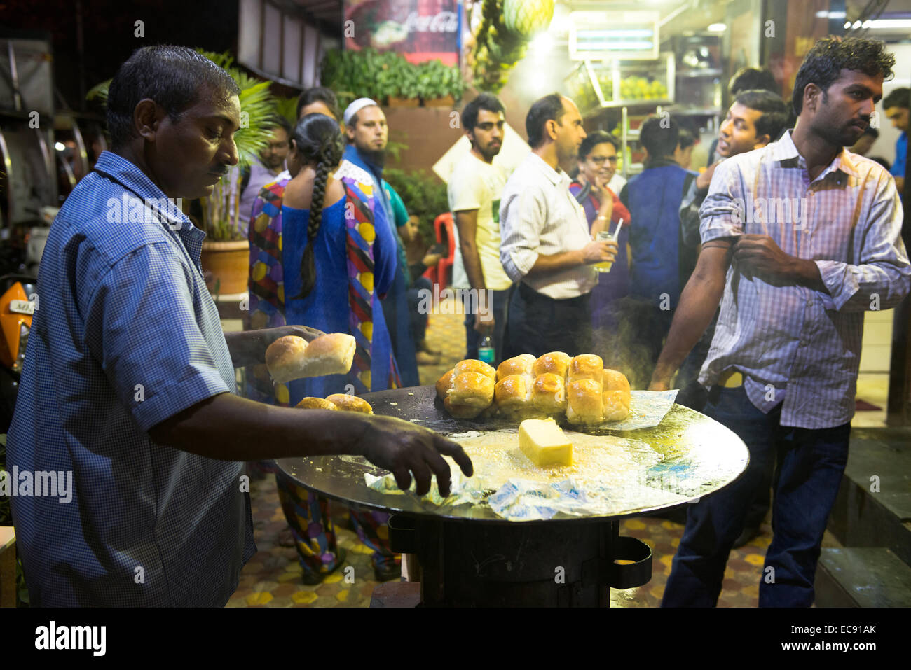 Pav Bhaji è uno di Mumbai la strada più popolare del cibo. Foto Stock