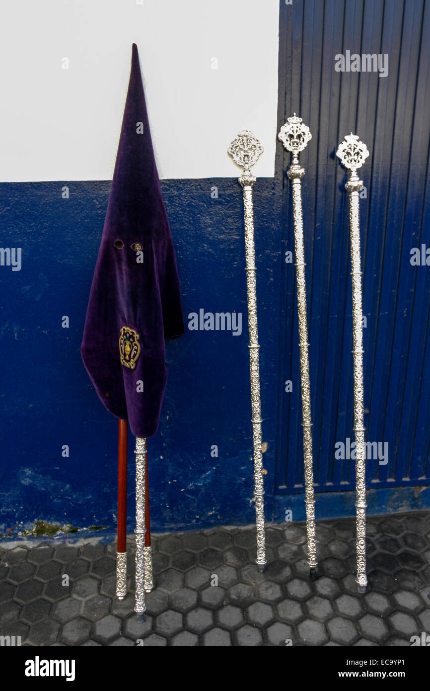 Semana Santa (Pasqua), Fiesta. Festa per le strade del centro storico di Siviglia. Andalusia, sud della Spagna Foto Stock