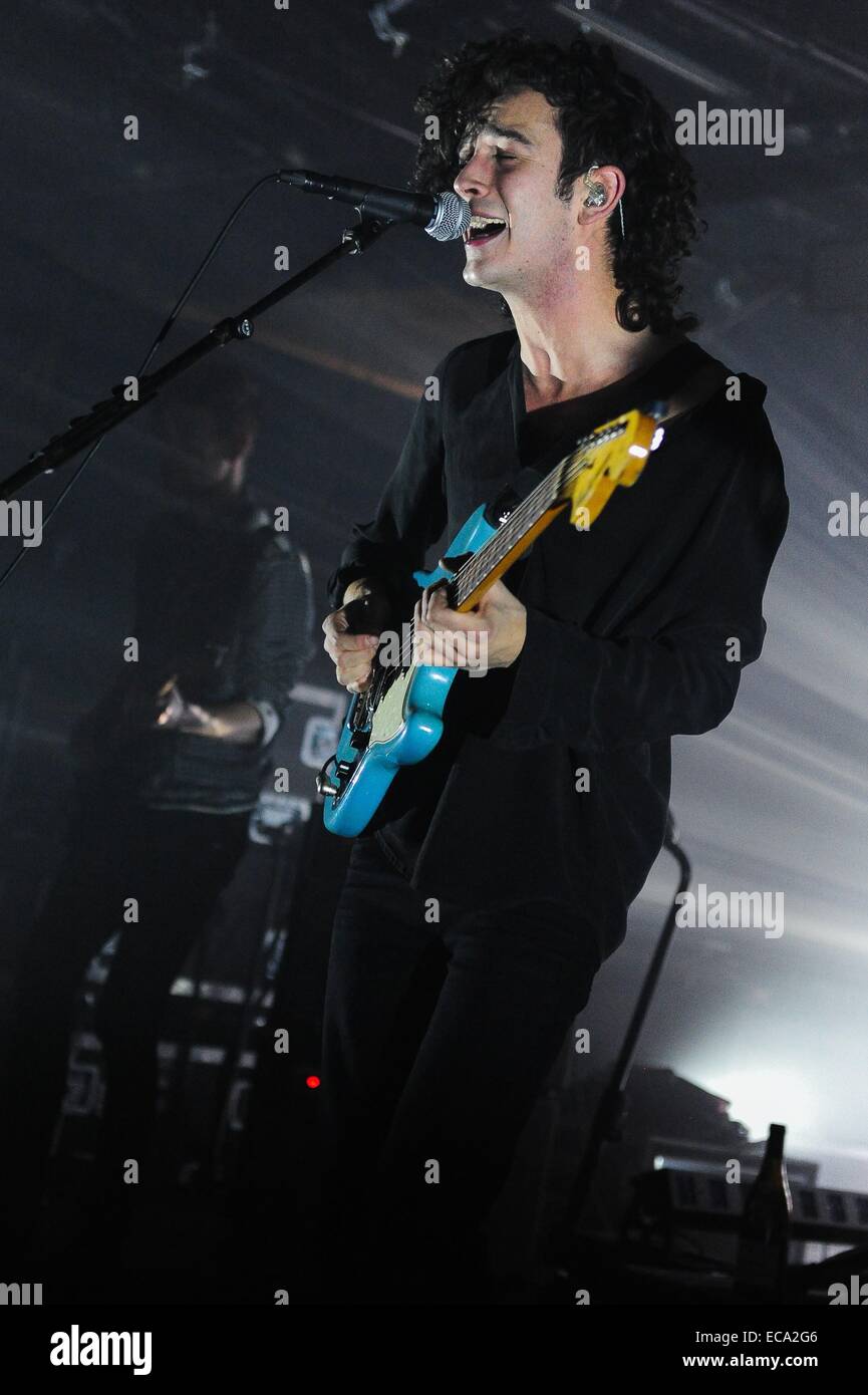 Brooklyn, NY, STATI UNITI D'AMERICA. Decimo Dec, 2014. Matteo Healy, il 1975 presso gli arrivi per Tumblr il primo esercizio annuale di revisione in parte, Brooklyn Night Bazaar, Brooklyn, NY Dicembre 10, 2014. Credito: Gregorio T. Binuya/Everett raccolta/Alamy Live News Foto Stock