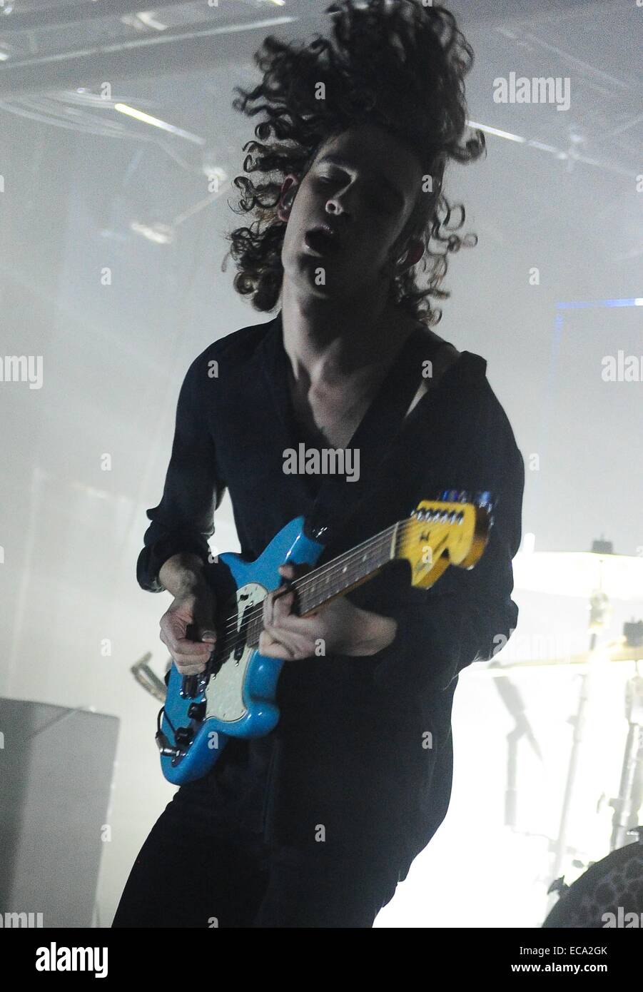 Brooklyn, NY, STATI UNITI D'AMERICA. Decimo Dec, 2014. Matteo Healy, il 1975 presso gli arrivi per Tumblr il primo esercizio annuale di revisione in parte, Brooklyn Night Bazaar, Brooklyn, NY Dicembre 10, 2014. Credito: Gregorio T. Binuya/Everett raccolta/Alamy Live News Foto Stock