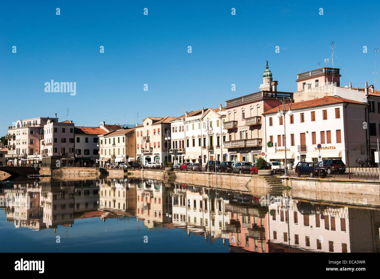 Lungomare presso il Canal Bianco Adria città, provincia di Rovigo, regione Veneto, Italia Foto Stock