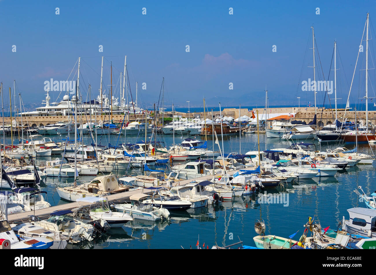 Porto degli Yacht, Antibes, Provence-Alpes-Côte d'Azur, Costa Azzurra, Francia, Europa Foto Stock