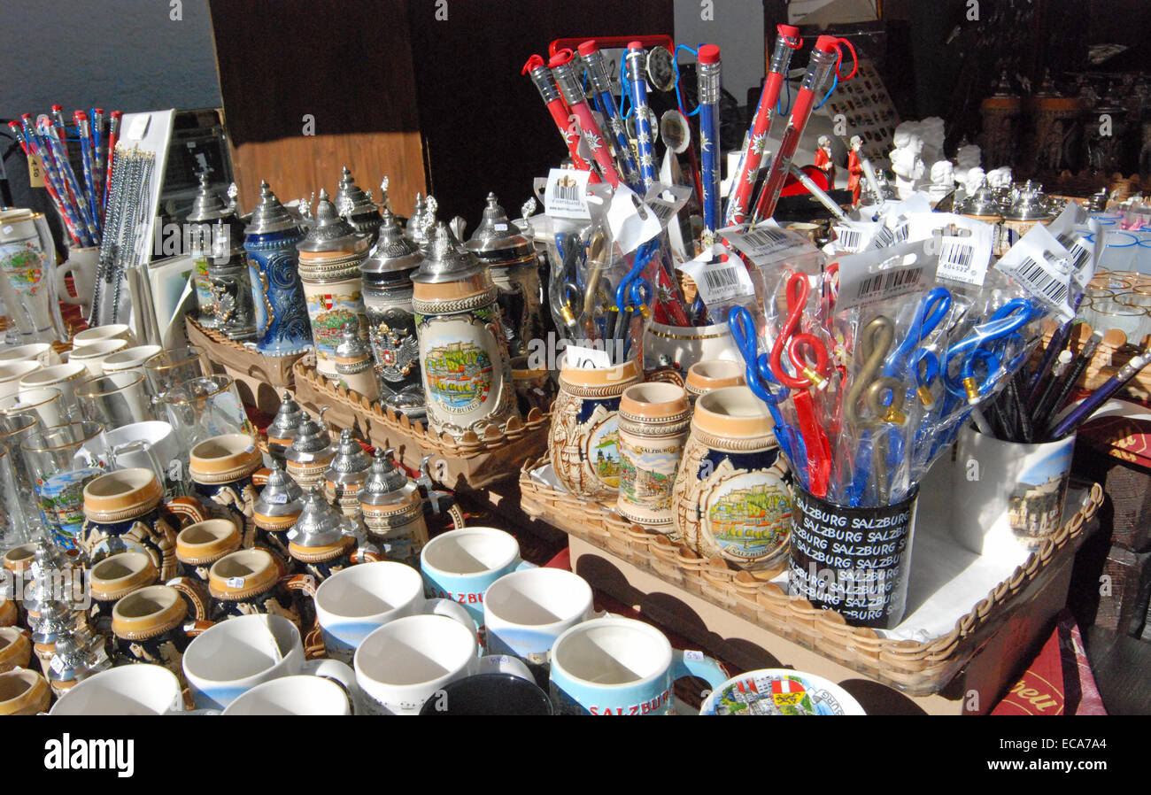Negozio di souvenir in vendita in Salzburg, Austria. Foto Stock